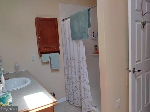 Bath - 808 Farrall Dr #808, Dover, DE 19901 photo 1 of 2
