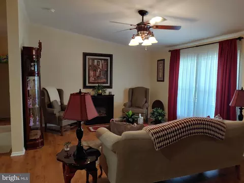 Living - 808 Farrall Dr #808, Dover, DE 19901 photo 1 of 1