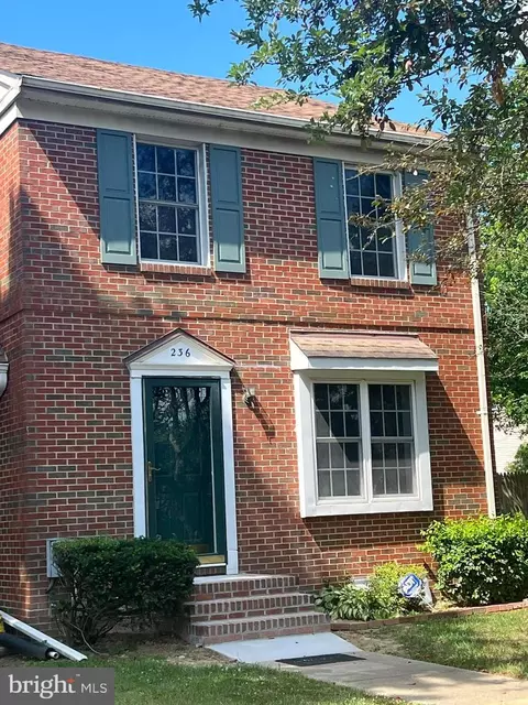 236 Green Blade Dr, Dover, DE 19904