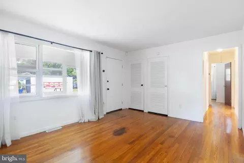 Entry Way - 28 Ann Ave, Dover, DE 19904 photo 2 of 5