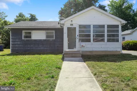 Exterior - 28 Ann Ave, Dover, DE 19904 photo 2 of 11