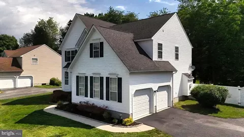 55 E Darby Cir, Dover, DE 19904 photo 2