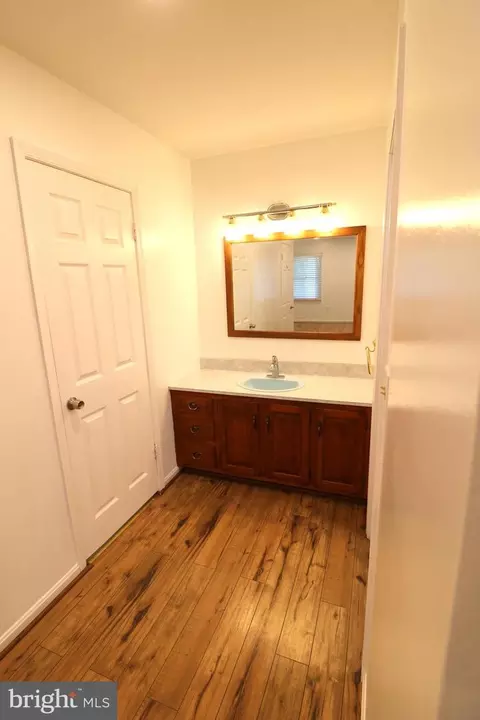 Bath - 7 Augusta Ct, Dover, DE 19904 photo 3 of 5