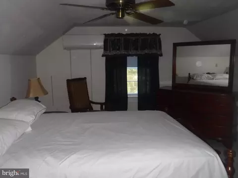 Bedroom - 574 Pennsylvania Ave, Dover, DE 19901 photo 5 of 14
