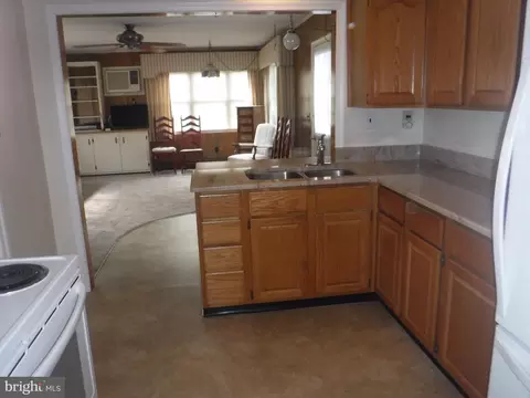 Kitchen - 574 Pennsylvania Ave, Dover, DE 19901 photo 3 of 4
