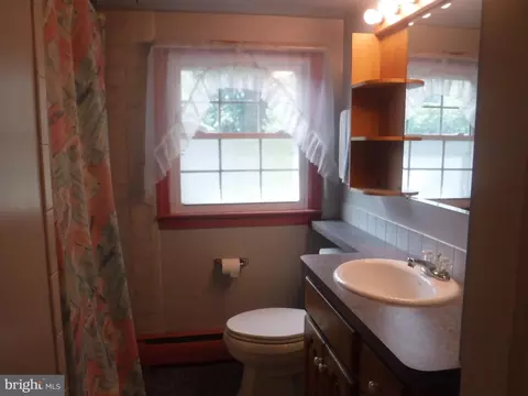 Bath - 574 Pennsylvania Ave, Dover, DE 19901 photo 1 of 1