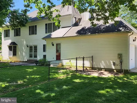 129 Burning Tree Rd, Dover, DE 19904 photo 3