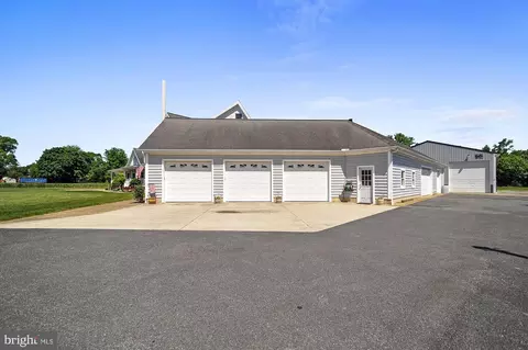 Exterior - 302 E Howard St, Viola, DE 19979 photo 6 of 9