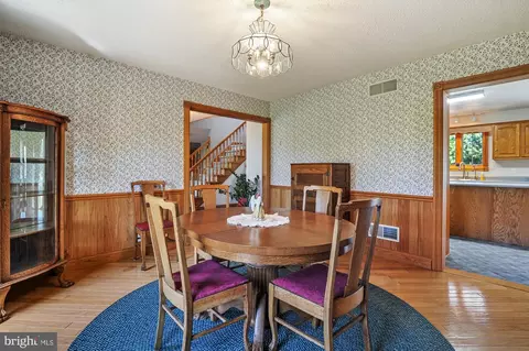 Dining - 302 E Howard St, Viola, DE 19979 photo 2 of 3