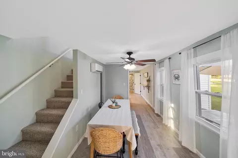 Entry Way - 68 West St, Dover, DE 19901 photo 2 of 5