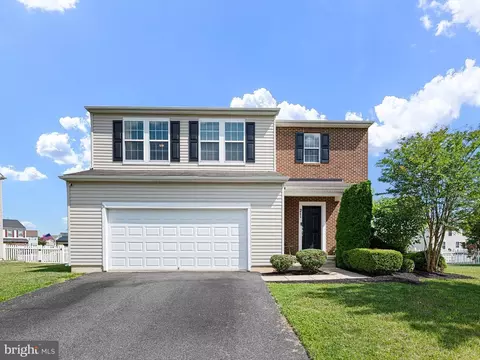 211 W Pembrooke Dr, Smyrna, DE 19977