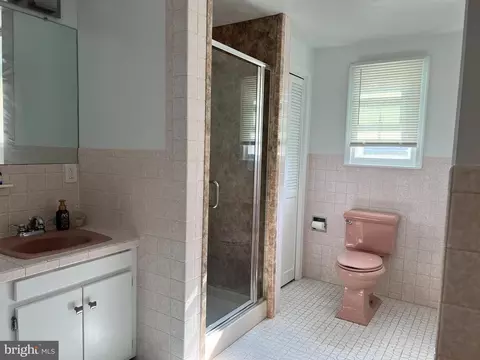 Bath - 884 Townsend Blvd, Dover, DE 19901 photo 2 of 3