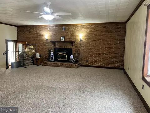 Living - 884 Townsend Blvd, Dover, DE 19901 photo 3 of 5
