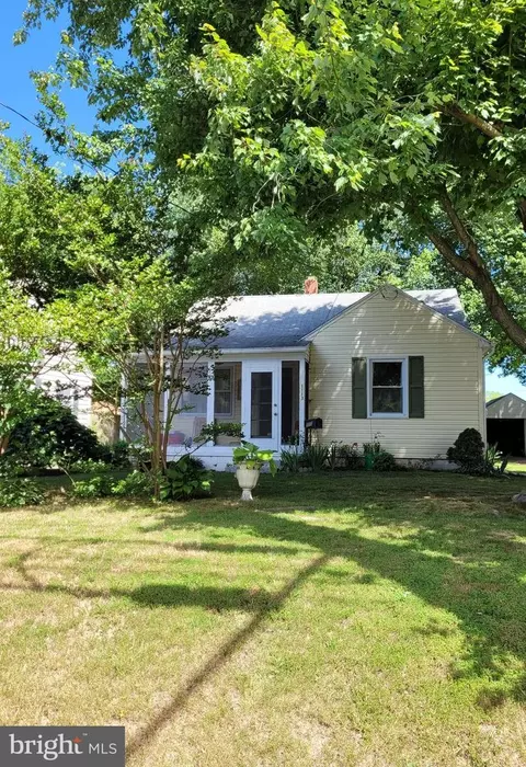1113 E Division St, Dover, DE 19901