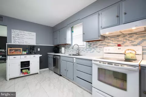 Kitchen - 171 Haman Dr, Dover, DE 19904 photo 1 of 2