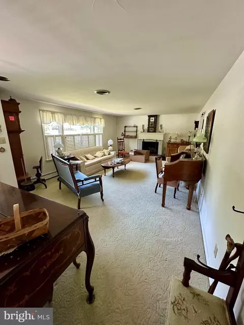 Living - 148 Philchris Dr, Dover, DE 19901 photo 1 of 3
