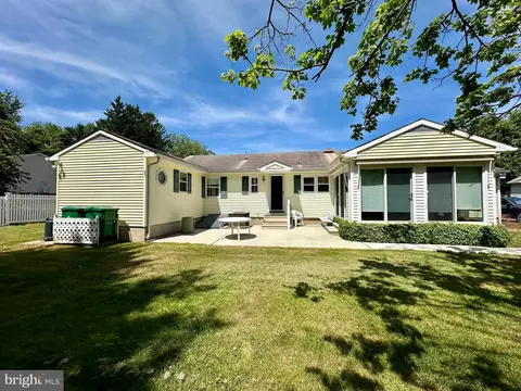 Exterior - 148 Philchris Dr, Dover, DE 19901 photo 3 of 7