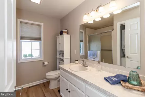 Bath - 414 Evelyndale Dr, Dover, DE 19901 photo 1 of 2