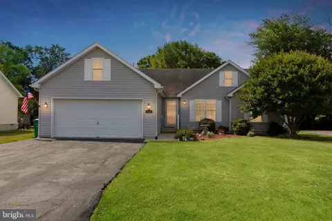 414 Evelyndale Dr, Dover, DE 19901