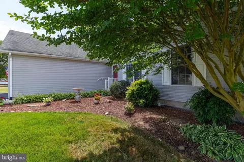 Exterior - 414 Evelyndale Dr, Dover, DE 19901 photo 2 of 3