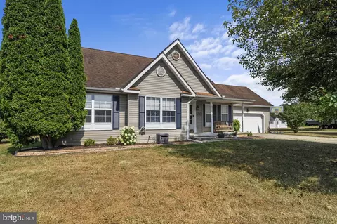 465 Hearthstone Ln, Felton, DE 19943