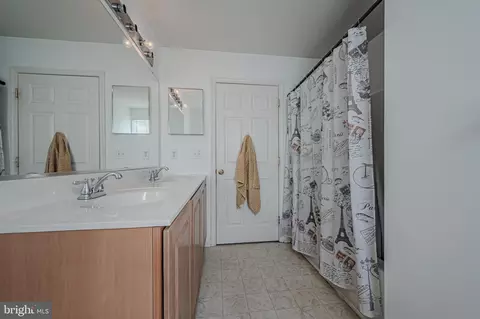 Bath - 284 Norton Cir, Dover, DE 19904 photo 4 of 4