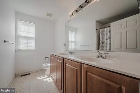 Bath - 284 Norton Cir, Dover, DE 19904 photo 3 of 4