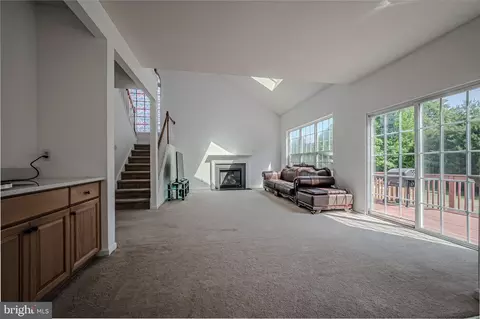 Living - 284 Norton Cir, Dover, DE 19904 photo 2 of 3