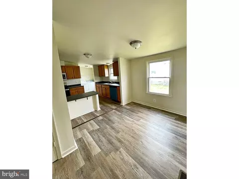 Living - 14 Karen Pl, Dover, DE 19901 photo 2 of 2