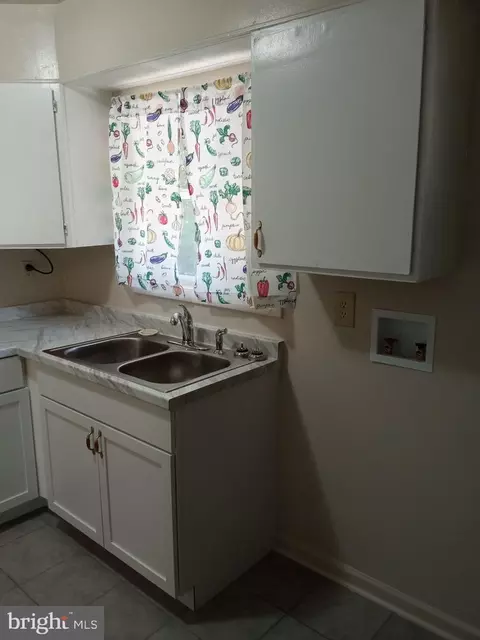 Kitchen - 1 State Cir, Dover, DE 19901 photo 2 of 3