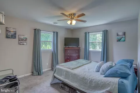 Bedroom - 907 Chestnut Grove Rd, Dover, DE 19904 photo 2 of 4