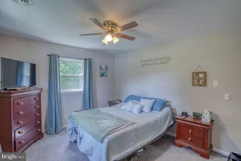 Bedroom - 907 Chestnut Grove Rd, Dover, DE 19904 photo 1 of 4