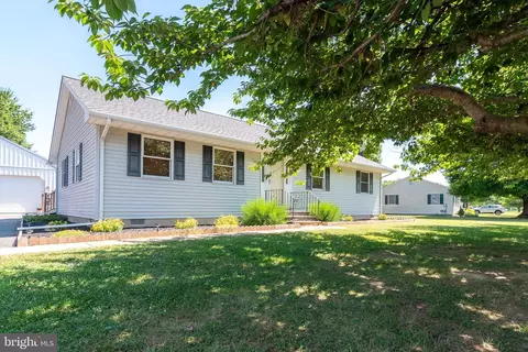 2319 Andrews Lake Rd, Felton, DE 19943