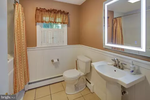 Bath - 846 E Loockerman St, Dover, DE 19901 photo 2 of 2