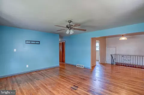 Living - 1497 John Clark Rd, Dover, DE 19904 photo 1 of 4