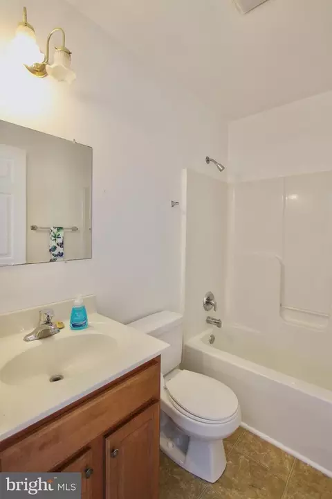 Bath - 20 Moriarty St, Dover, DE 19901 photo 1 of 1