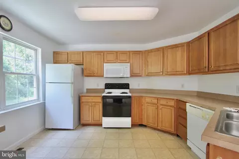 Kitchen - 20 Moriarty St, Dover, DE 19901 photo 2 of 2