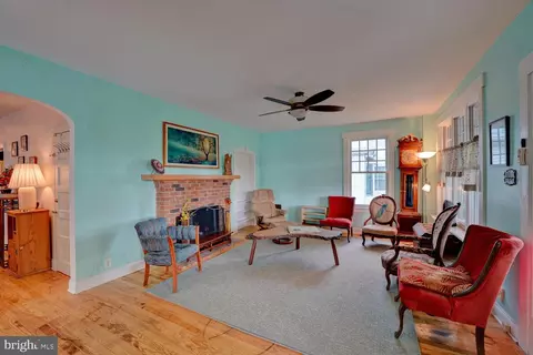 Living - 308 Kings Hwy, Dover, DE 19901 photo 1 of 1