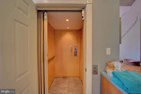 Entry Way - 308 Kings Hwy, Dover, DE 19901 photo 1 of 4