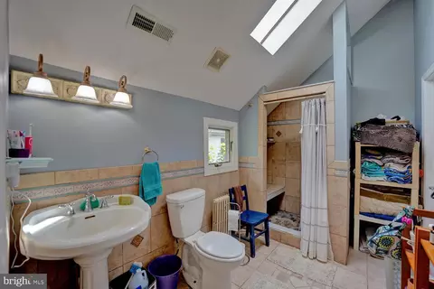 Bath - 308 Kings Hwy, Dover, DE 19901 photo 2 of 3