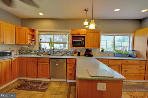 Kitchen - 308 Kings Hwy, Dover, DE 19901 photo 4 of 5