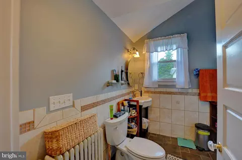 Bath - 308 Kings Hwy, Dover, DE 19901 photo 3 of 3