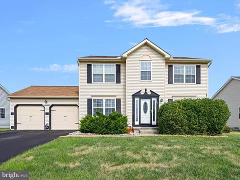 147 Tracer Dr, Clayton, DE 19938