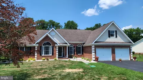 33 N Running Brook Ct, Dover, DE 19904