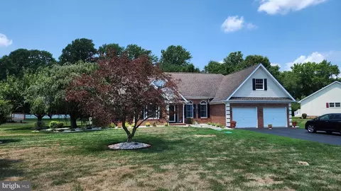 33 N Running Brook Ct, Dover, DE 19904 photo 2