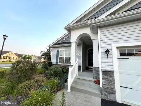 Exterior - 11 Fairmont Ln, Dover, DE 19904 photo 2 of 4