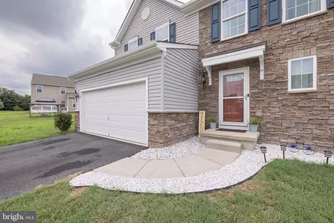 6 Foxtrail Rd, Smyrna, DE 19977
