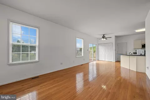 Living - 451 Carrington Dr, Dover, DE 19904 photo 3 of 5