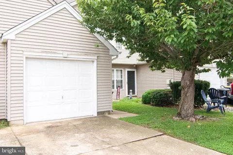 110 Periwinkle Dr, Dover, DE 19904 photo 2