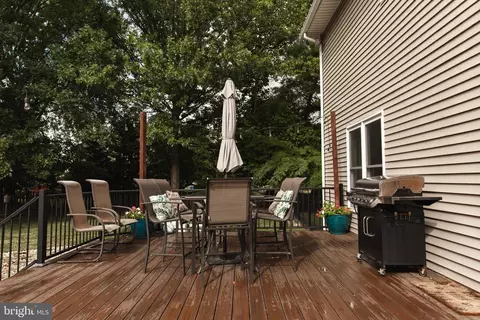 Exterior - 130 Springfield Way, Dover, DE 19904 photo 6 of 11
